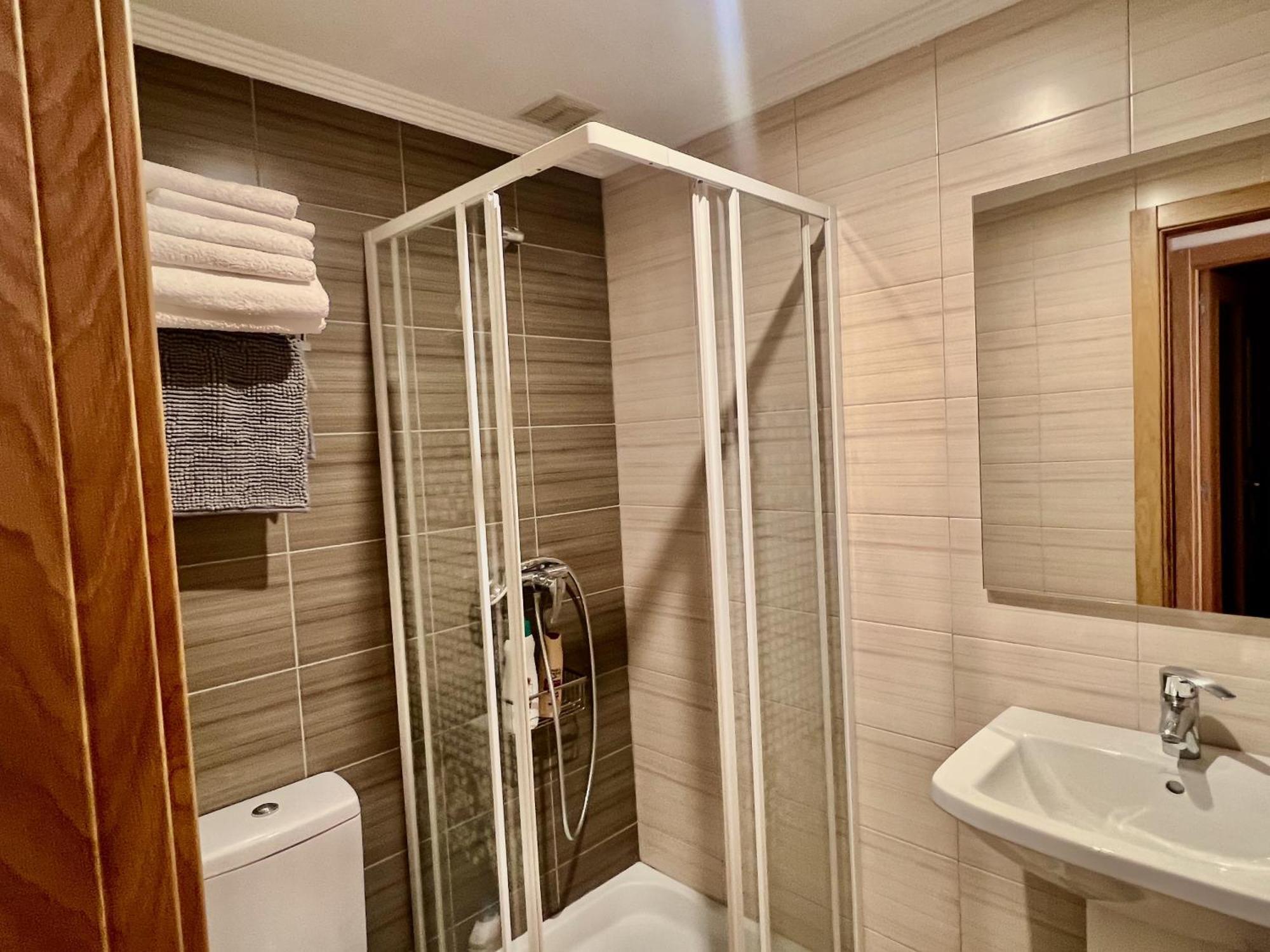 Apartamento Europa Prados Atenea โอเบียโด ภายนอก รูปภาพ